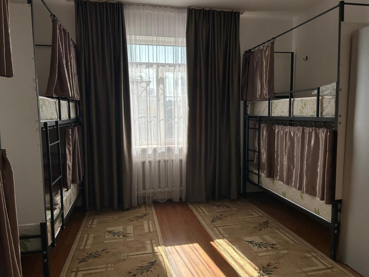 Aya Sofia Vandrarhem Bishkek Exteriör bild